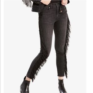 Levi's 712 Black High Rise Fringe Trim Ankle Jeans 27